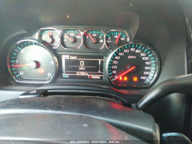 2016 Chevrolet Suburban, VIN: 1GNSKHKC2GR125572