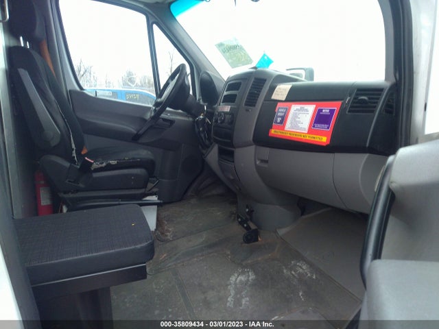 Mercedes-Benz SPRINTER CARGO VANS 2014 WD3PE8DE2E5822954 Image 6