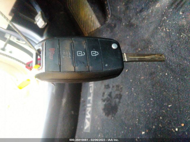 KNAGM4A70F5596015 KIA Optima Lx