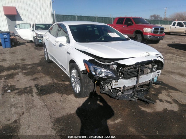 2018 Buick LaCrosse, VIN: 1G4ZP5SZ2JU133490