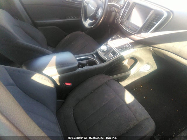 2015 Chrysler 200, VIN: 1C3CCCAB8FN710513