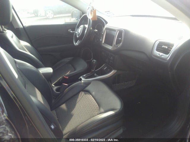 2018 Jeep Compass, VIN: 3C4NJCBB3JT304611