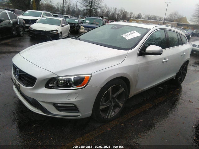 2015 Volvo V60, VIN: YV1902SS8F1270916