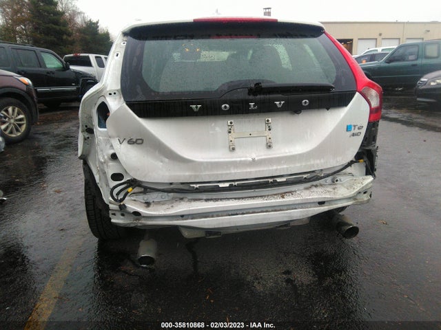 2015 Volvo V60, VIN: YV1902SS8F1270916