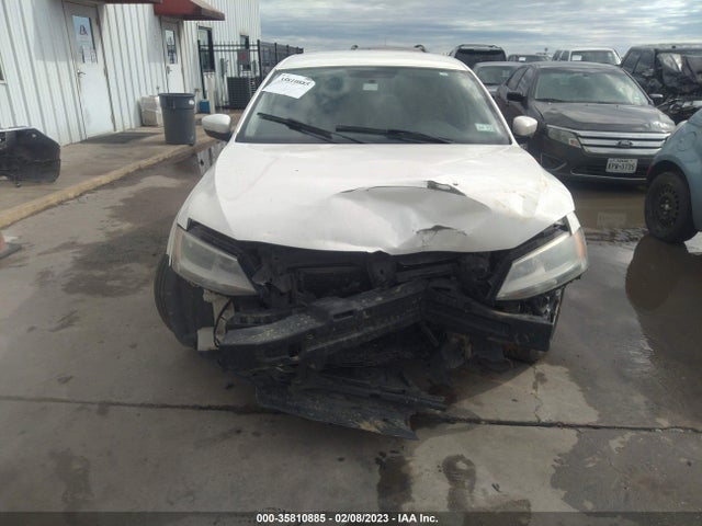 3VWD17AJ4EM237929 Volkswagen Jetta Sedan Se