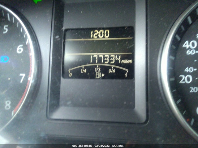 3VWD17AJ4EM237929 Volkswagen Jetta Sedan Se