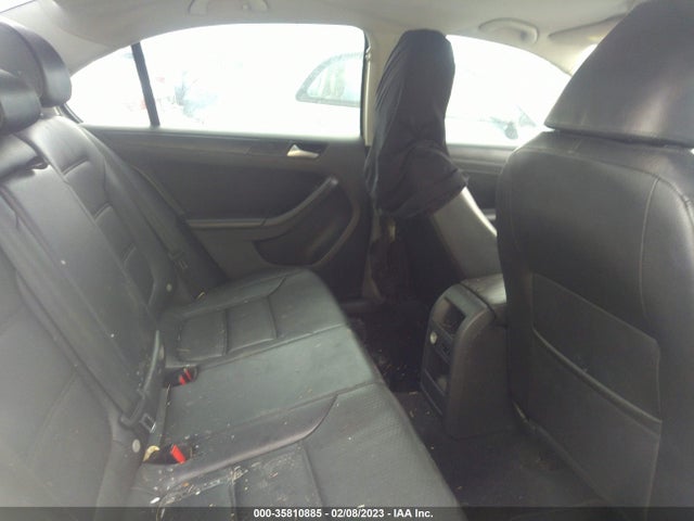 3VWD17AJ4EM237929 Volkswagen Jetta Sedan Se