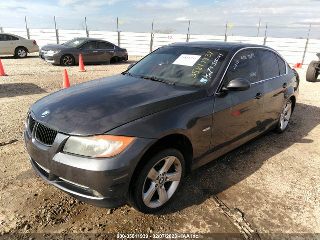 BMW 3 Series 330i 2006 WBAVB33536KS38024 Image 2