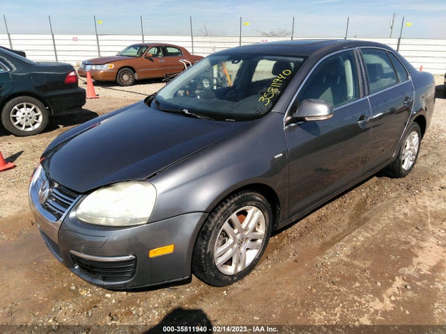 3VWEF71KX7M077346 Volkswagen Jetta Sedan Wolfsburg Edition