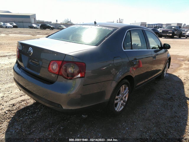3VWEF71KX7M077346 Volkswagen Jetta Sedan Wolfsburg Edition