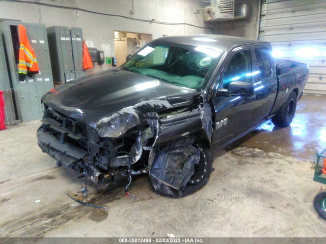 2018 RAM 1500 EXPRESS VIN: 1C6RR7FT5JS302789