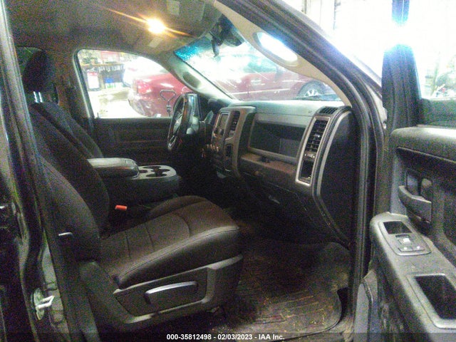 2018 RAM 1500 EXPRESS VIN: 1C6RR7FT5JS302789
