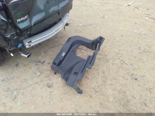 2021 Toyota RAV4, VIN: JTMD6RFV0MD015748