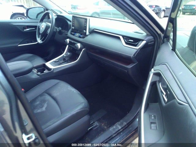 2021 Toyota RAV4, VIN: JTMD6RFV0MD015748