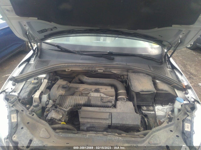 2016 Volvo XC60, VIN: YV4612RK9G2852995