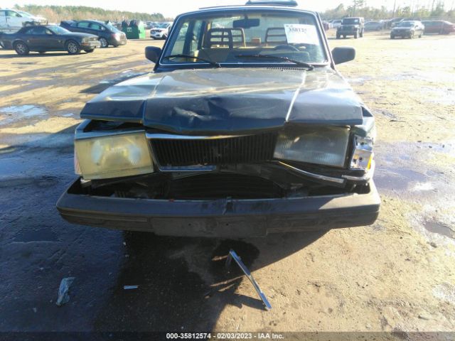YV1AA8846L1388982 Volvo 240