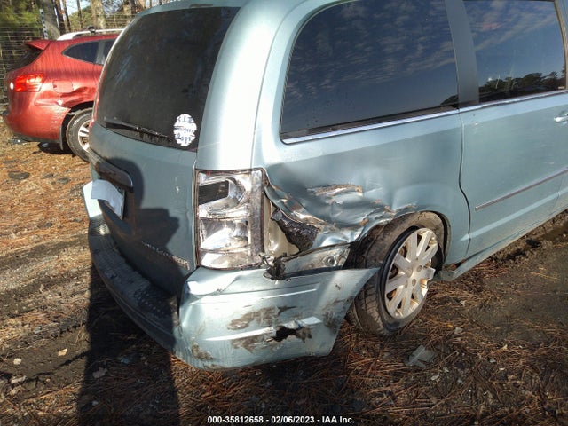 2A4RR8D15AR395146 Chrysler Town & Country