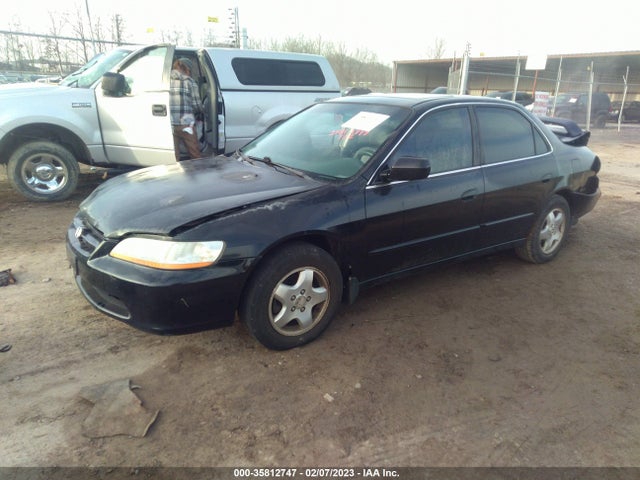 2000 HONDA ACCORD SDN EX W/LEATHER VIN: 1HGCG1659YA065566