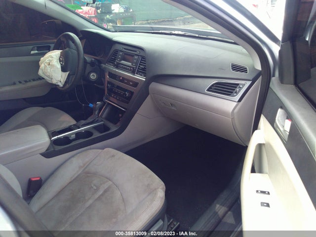 2015 HYUNDAI SONATA 2.4L SE VIN: 5NPE24AF8FH006523