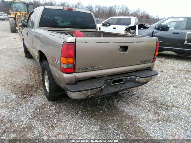 2001 CHEVROLET SILVERADO 1500 LS VIN: 1GCEK19T71E103794