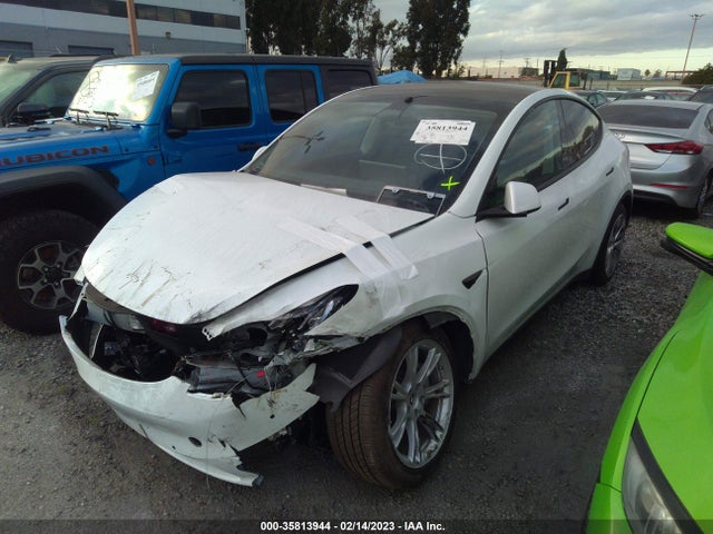 Tesla Model Y Long Range 2020 5YJYGDEE9LF019016 Image 2