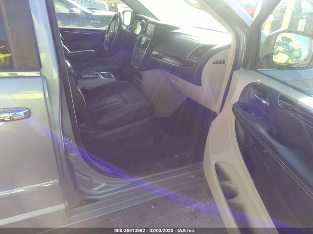 2016 Chrysler Town & Country, VIN: 2C4RC1BG3GR138680