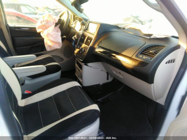 2C7WDGBG2KR800909 Dodge Grand Caravan Se