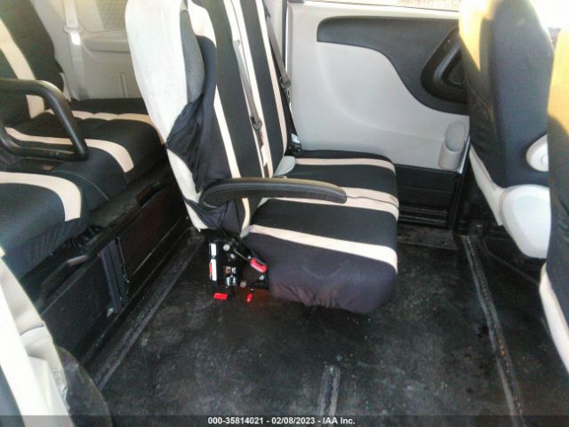 2C7WDGBG2KR800909 Dodge Grand Caravan Se