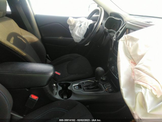 1C4PJMCB4KD481592 Jeep Cherokee Latitude