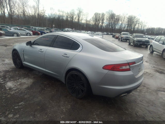 SAJWA0FA8AHR51218 Jaguar XF LUXURY