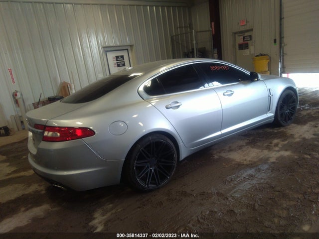 SAJWA0FA8AHR51218 Jaguar XF LUXURY