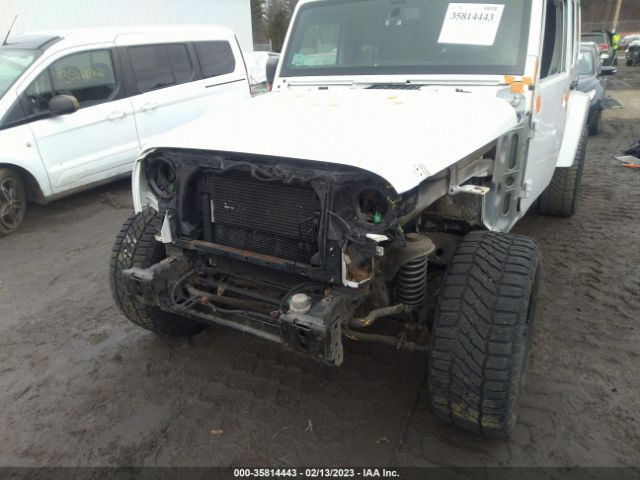 1C4BJWEG8HL536932 Jeep Wrangler Unlimited Sahara
