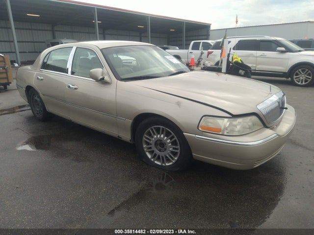 Lincoln Town Car Designer Series 2006 1LNHM83V26Y628144 главное изображение