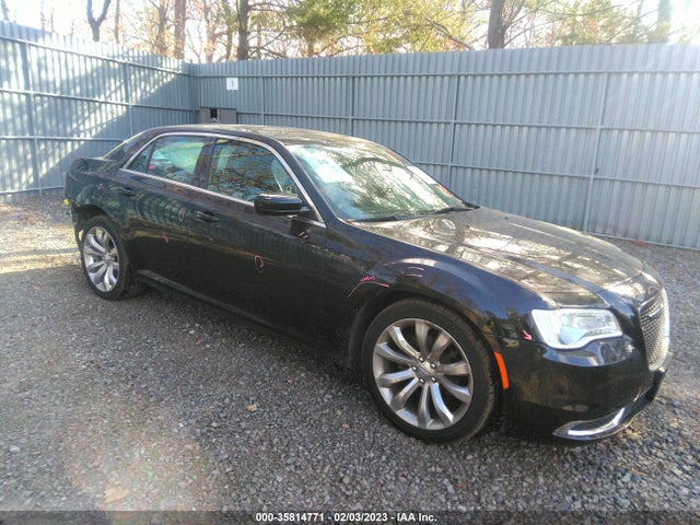 Chrysler 300 Touring L 2018 2C3CCAAG8JH250268 Image 1
