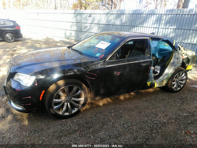 Chrysler 300 Touring L 2018 2C3CCAAG8JH250268 Image 2