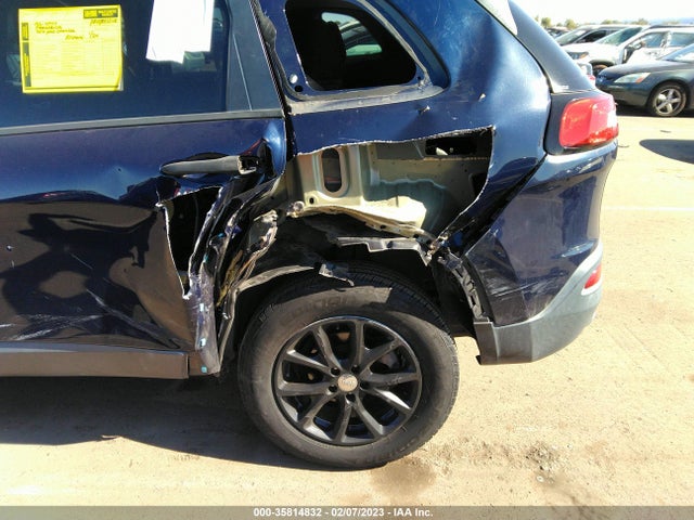 2016 Jeep Cherokee, VIN: 1C4PJLAB5GW351958