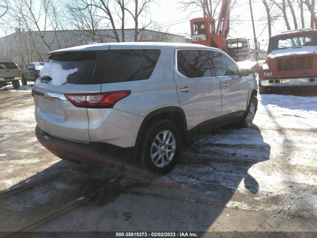 Chevrolet Traverse Ls 2018 1GNERFKW9JJ213970 Image 4
