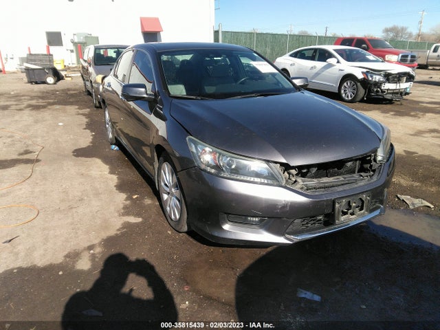 2015 1HGCR2F82FA113268 main image