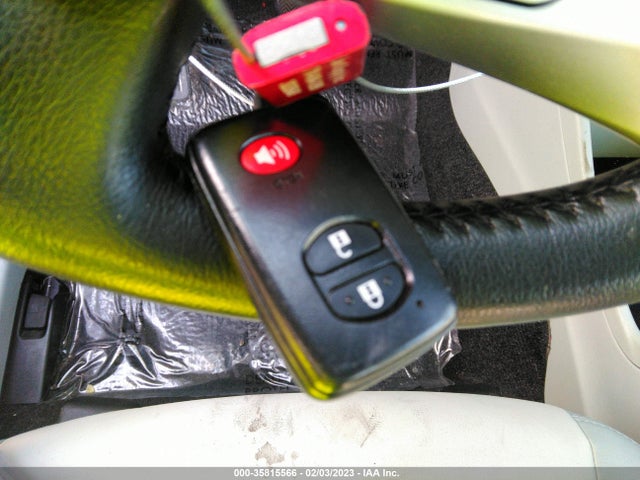 Toyota Prius V Two/three/five 2014 JTDZN3EUXE3316047 Image 3