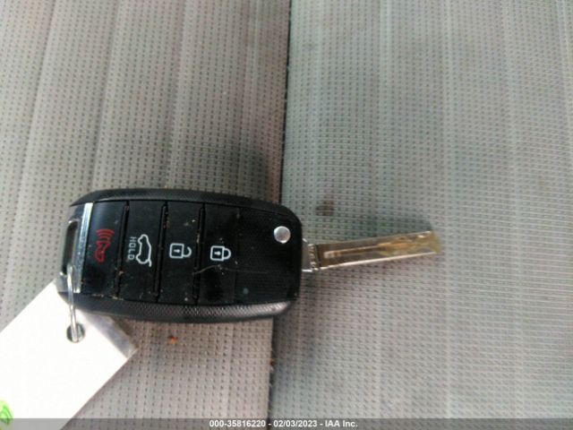 KNDPM3AC6H7078704 KIA Sportage Lx