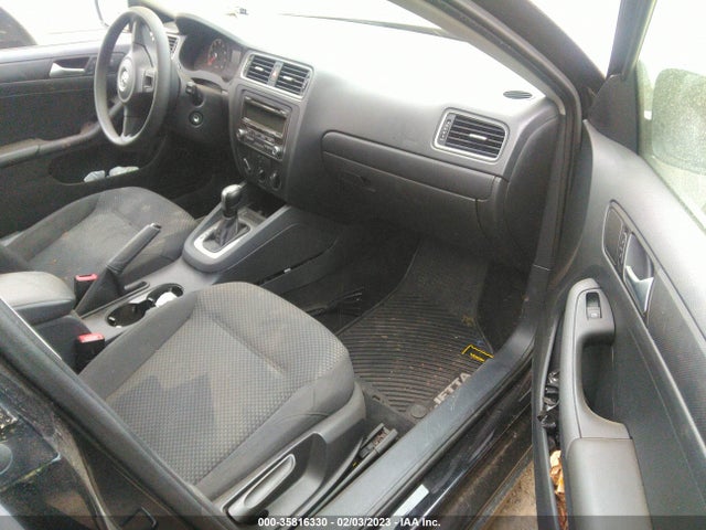 3VW2K7AJ2EM399014 Volkswagen Jetta Sedan S