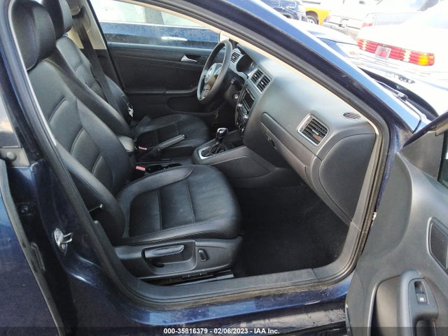 3VWD17AJ7EM409211 Volkswagen Jetta Sedan Se