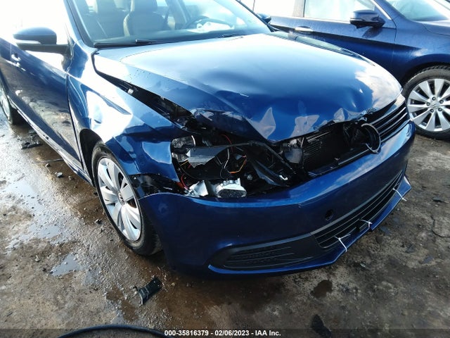 3VWD17AJ7EM409211 Volkswagen Jetta Sedan Se