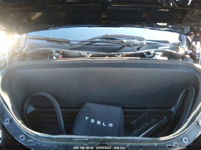 2017 Tesla Model X 90d/75d/100d მანქანა იყიდება აუქციონზე, vin: 5YJXCBE24HF075373, აუქციონის ნომერი: 35816538