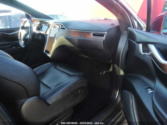 2017 Tesla Model X 90d/75d/100d მანქანა იყიდება აუქციონზე, vin: 5YJXCBE24HF075373, აუქციონის ნომერი: 35816538