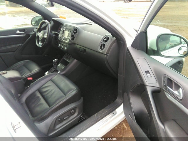 WVGBV3AX2EW086161 Volkswagen Tiguan R-line