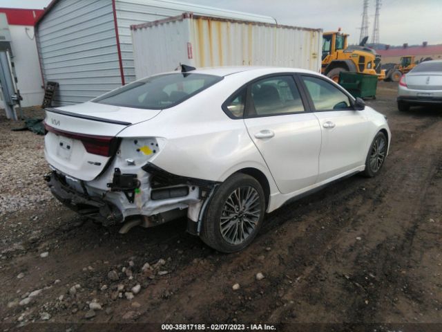 3KPF54AD9NE435120 KIA Forte Gt-line
