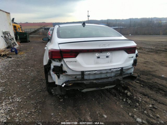 3KPF54AD9NE435120 KIA Forte Gt-line