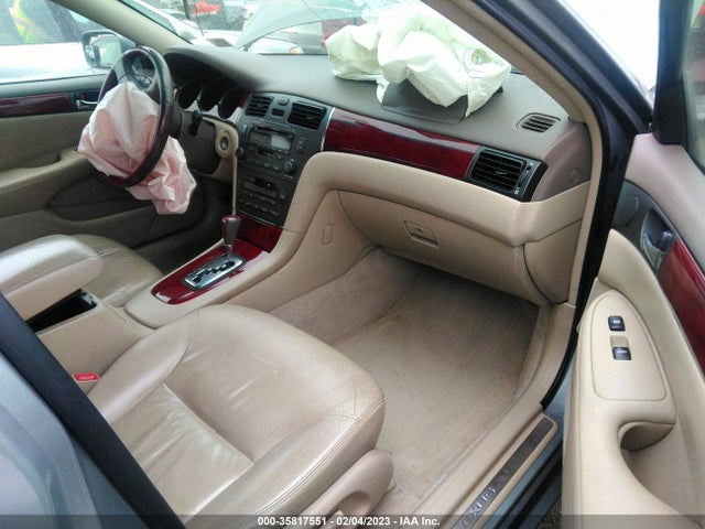 Lexus ES 300 2002 JTHBF30G820086813 Image 5