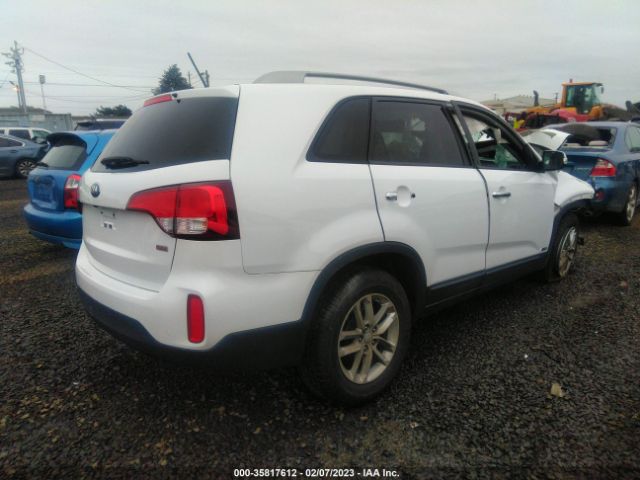 5XYKTCA63FG606612 KIA SORENTO LX